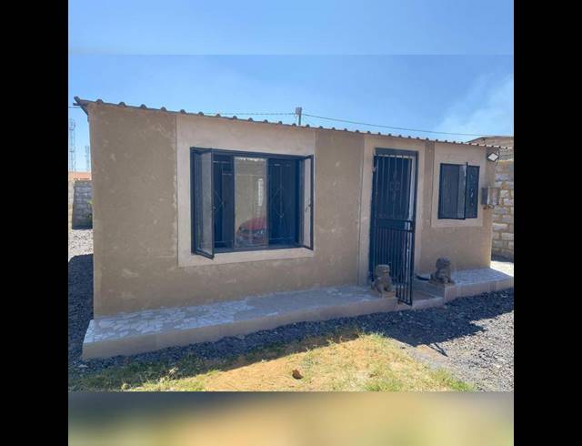 1 BEDROOM HOUSE FOR SALE IN BOTLENG EXT 4